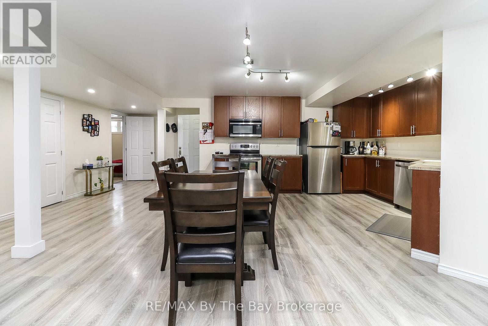 37 Walnut Drive, Wasaga Beach, Ontario  L9Z 0A8 - Photo 41 - S12405670