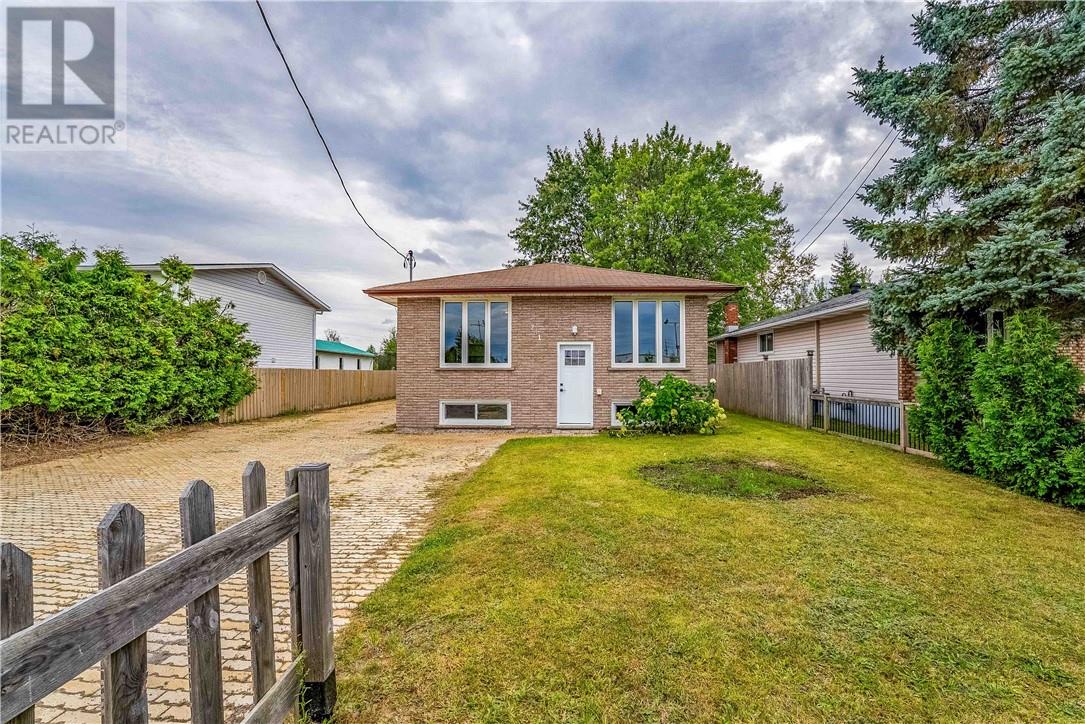 231 Lapointe, Hanmer, Ontario  P3P 1G8 - Photo 1 - 2124739