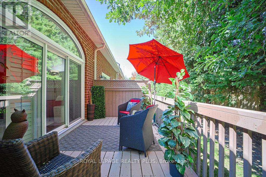 6 - 1010 Cristina Court, Mississauga (Clarkson), Ontario  L5J 4T7 - Photo 43 - W12405403