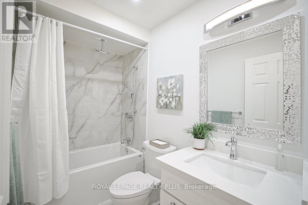 6 - 1010 Cristina Court, Mississauga (Clarkson), Ontario  L5J 4T7 - Photo 23 - W12405403