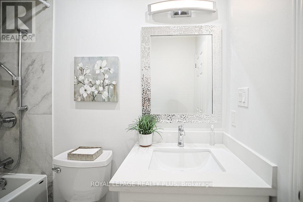 6 - 1010 Cristina Court, Mississauga (Clarkson), Ontario  L5J 4T7 - Photo 25 - W12405403