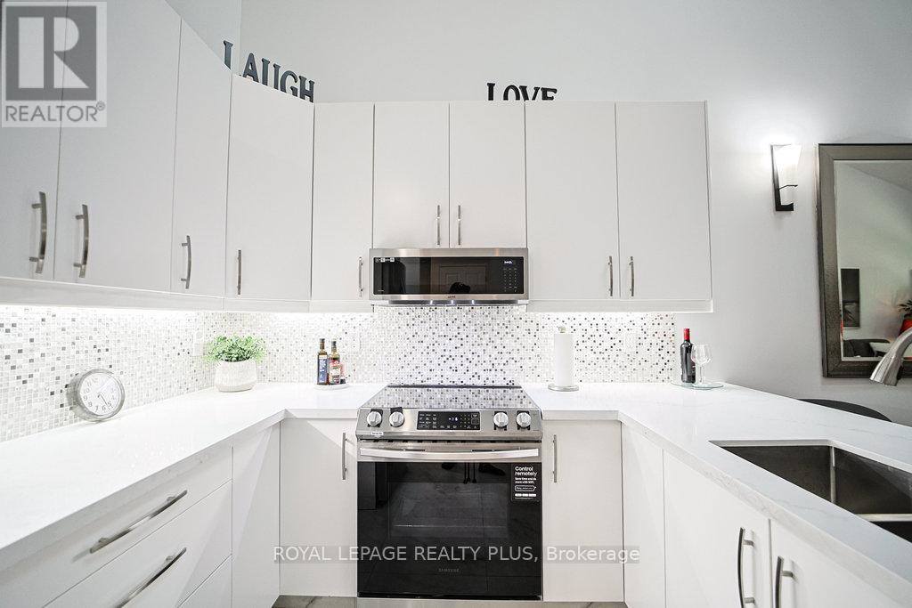 6 - 1010 Cristina Court, Mississauga, Ontario  L5J 4T7 - Photo 16 - W12405403