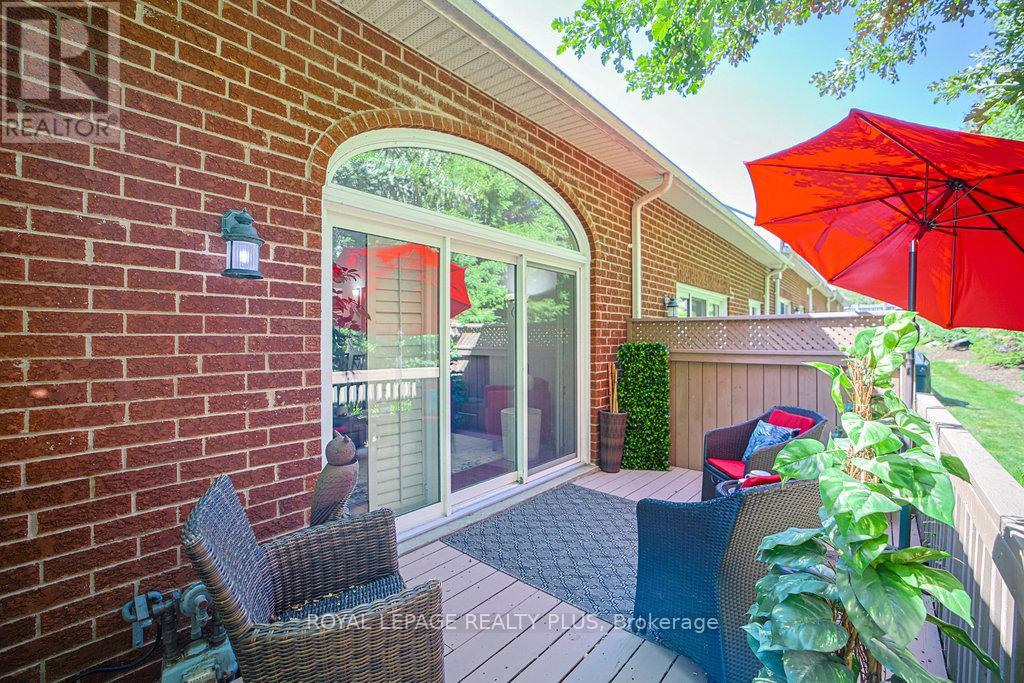 6 - 1010 Cristina Court, Mississauga (Clarkson), Ontario  L5J 4T7 - Photo 41 - W12405403
