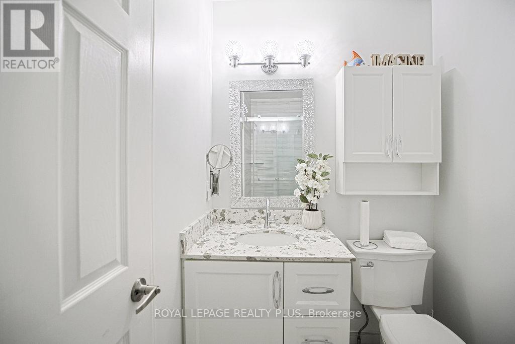 6 - 1010 Cristina Court, Mississauga (Clarkson), Ontario  L5J 4T7 - Photo 21 - W12405403