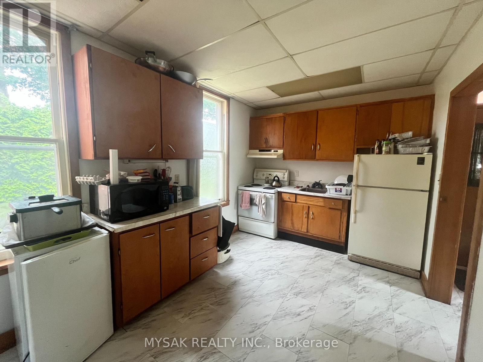 315 Centre Street, North Huron, Ontario  N0G 2W0 - Photo 36 - X12403323