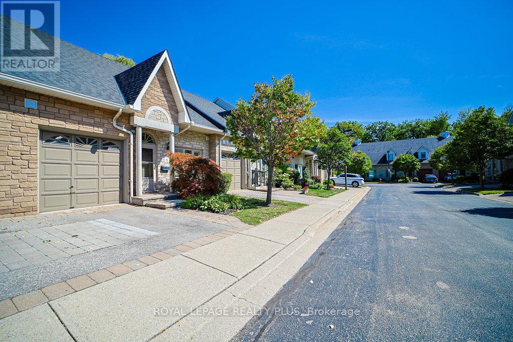 6 - 1010 Cristina Court, Mississauga (Clarkson), Ontario  L5J 4T7 - Photo 46 - W12405403