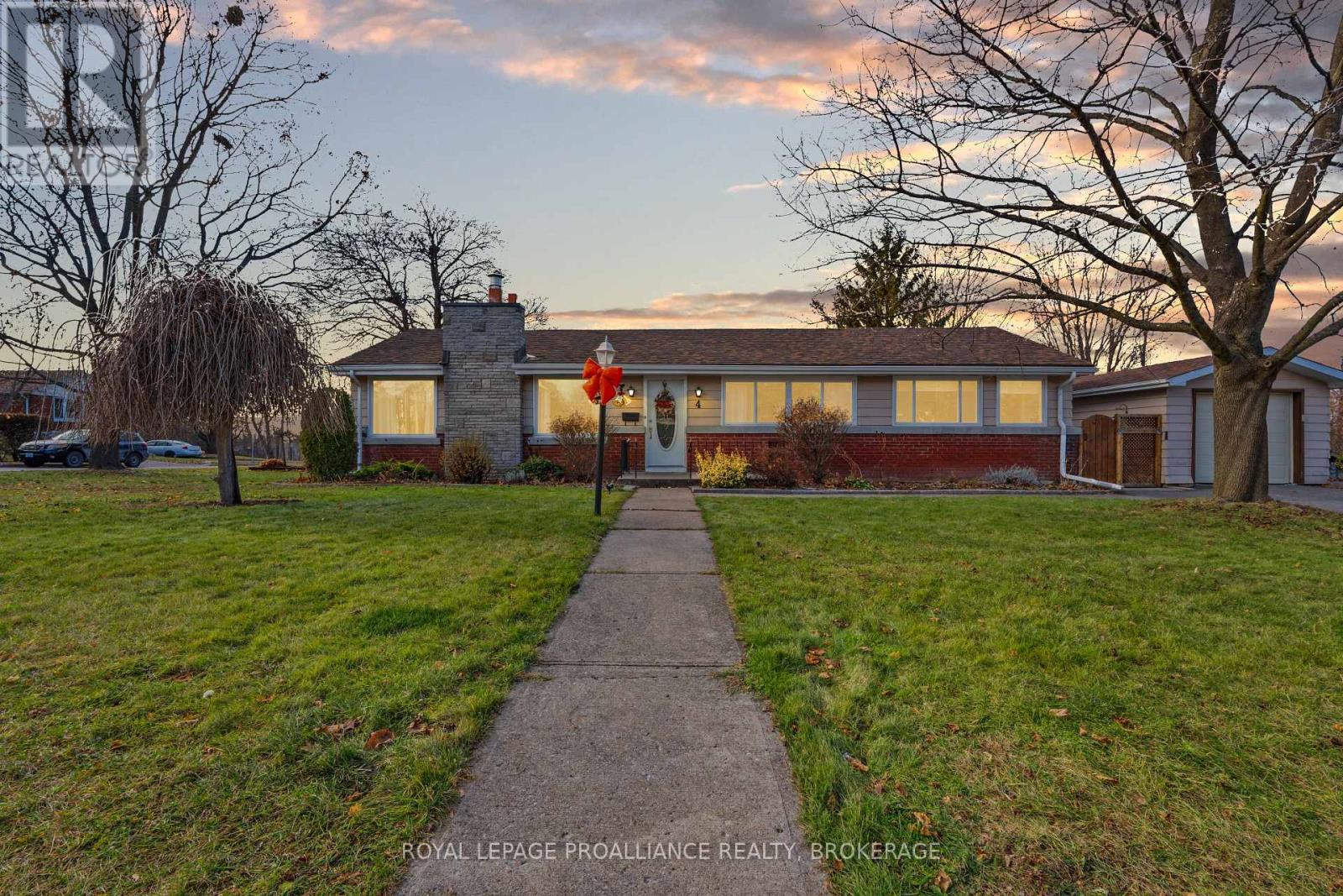 4 Strathcona Crescent, Kingston, Ontario  K7M 1N8 - Photo 2 - X12332131