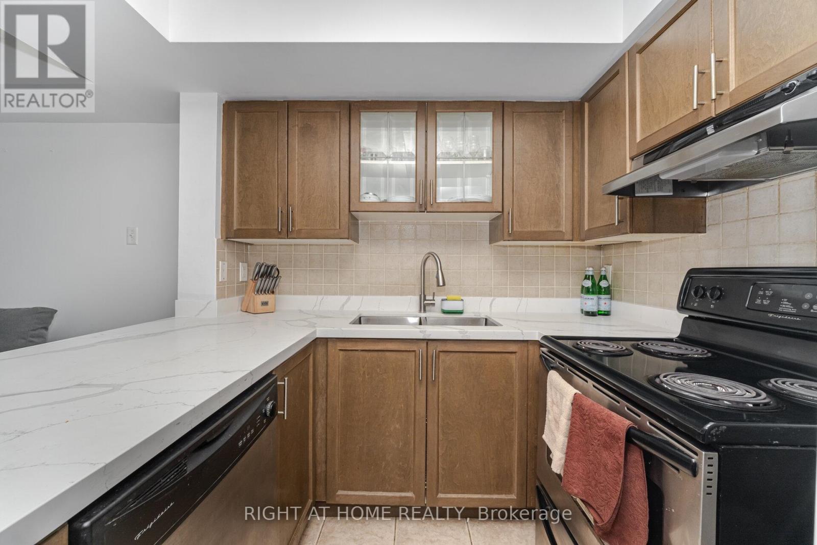 2178 - 95 George Appleton Way, Toronto, Ontario  M3M 0A2 - Photo 12 - W12405733