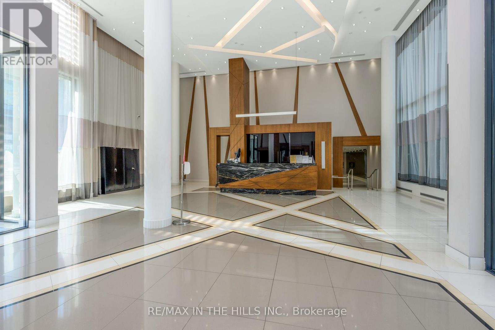 2007 - 55 Eglinton Avenue W, Mississauga, Ontario  L5R 0E4 - Photo 5 - W12405740
