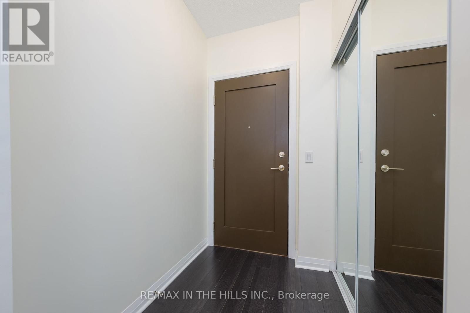 2007 - 55 Eglinton Avenue W, Mississauga, Ontario  L5R 0E4 - Photo 6 - W12405740