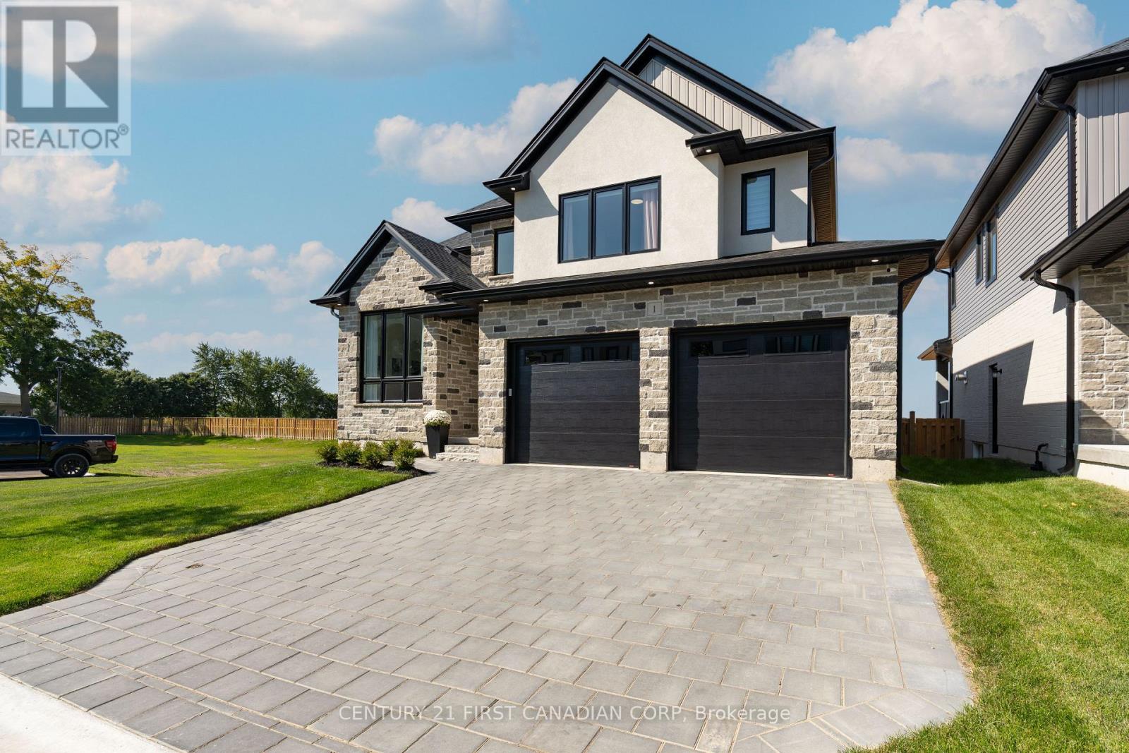 1 - 7966 Fallon Drive, Lucan Biddulph, Ontario  N0M 1V0 - Photo 3 - X12405767