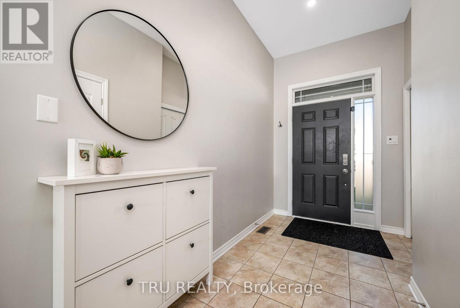 960 Linaria Walk, Ottawa, Ontario  K4A 0H9 - Photo 3 - X12405765