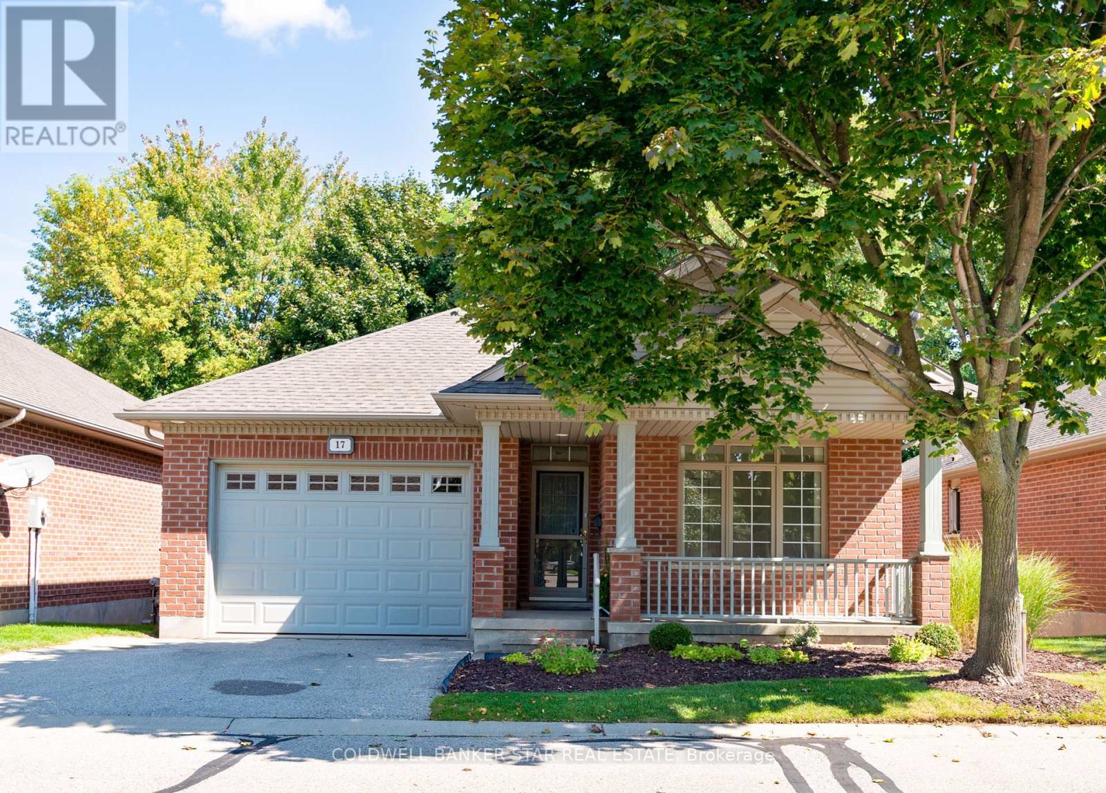 17 - 19 Augusta Crescent, St. Thomas, Ontario  N5R 6J7 - Photo 1 - X12405747