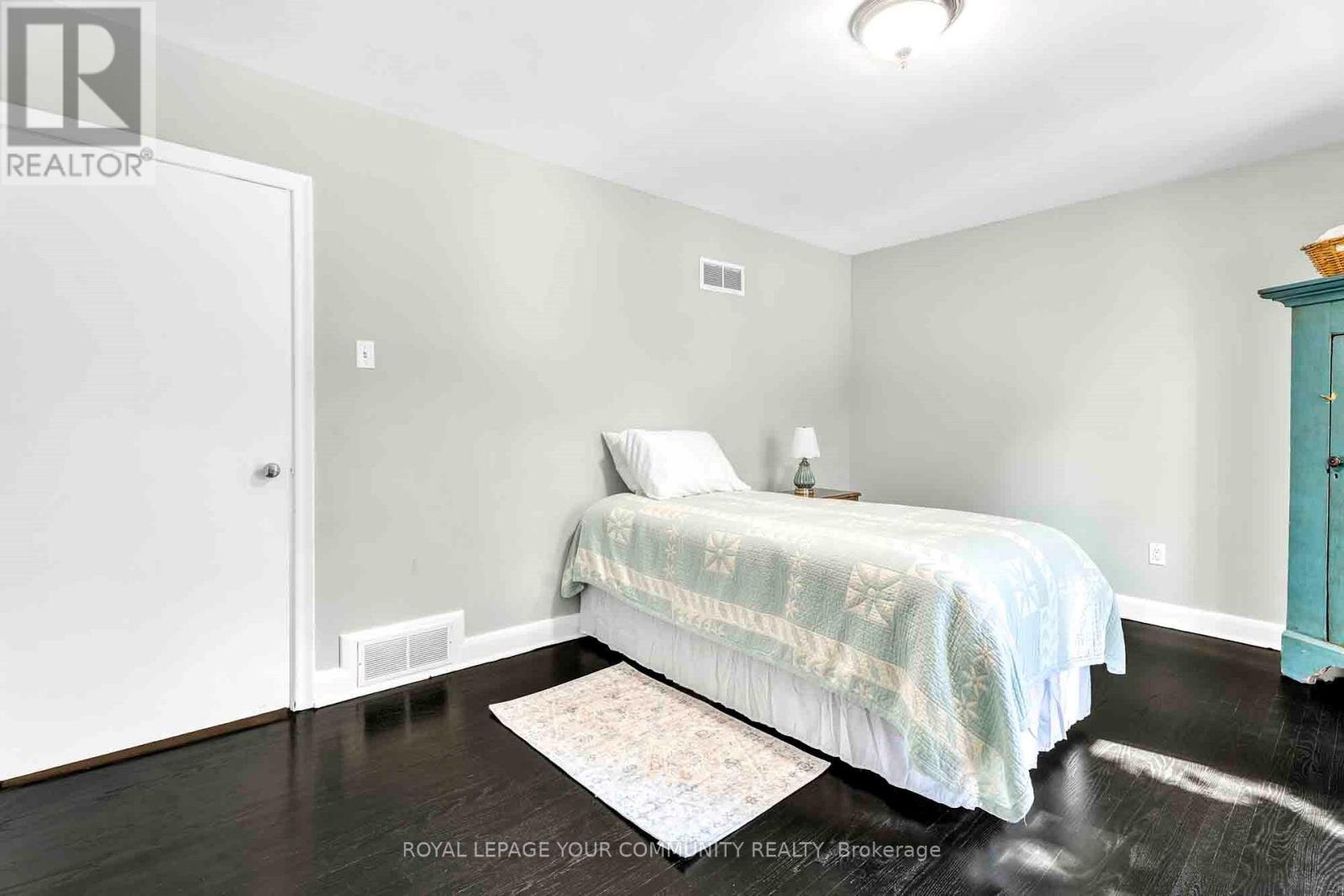 14 Luverne Avenue, Toronto (Clanton Park), Ontario  M3H 1R4 - Photo 14 - C12405025