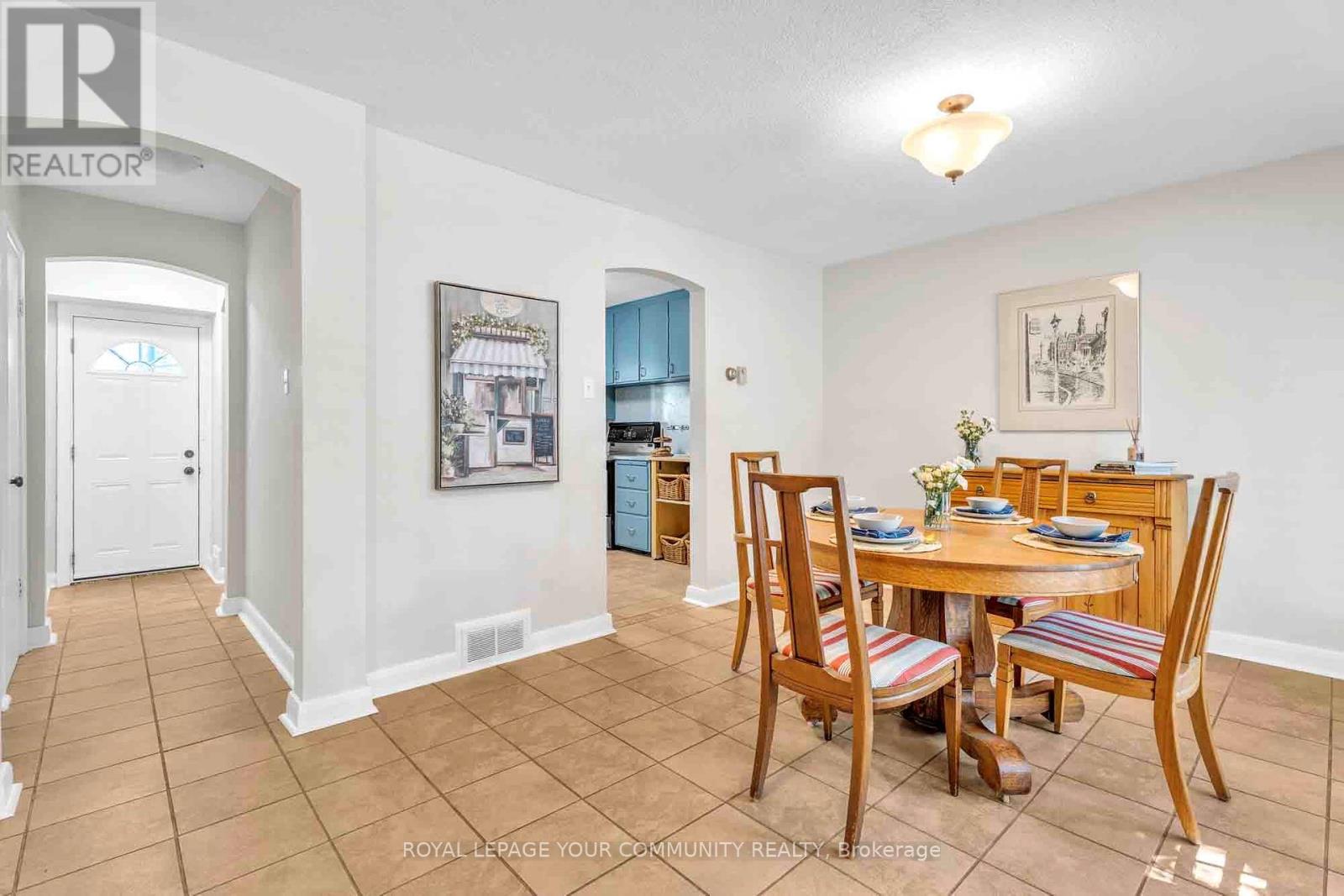 14 Luverne Avenue, Toronto (Clanton Park), Ontario  M3H 1R4 - Photo 6 - C12405025