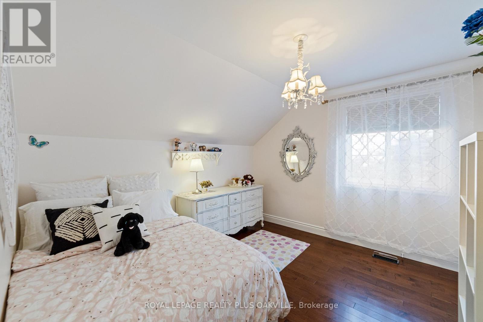 1368 Monks Passage, Oakville, Ontario  L6M 1J5 - Photo 29 - W12401205