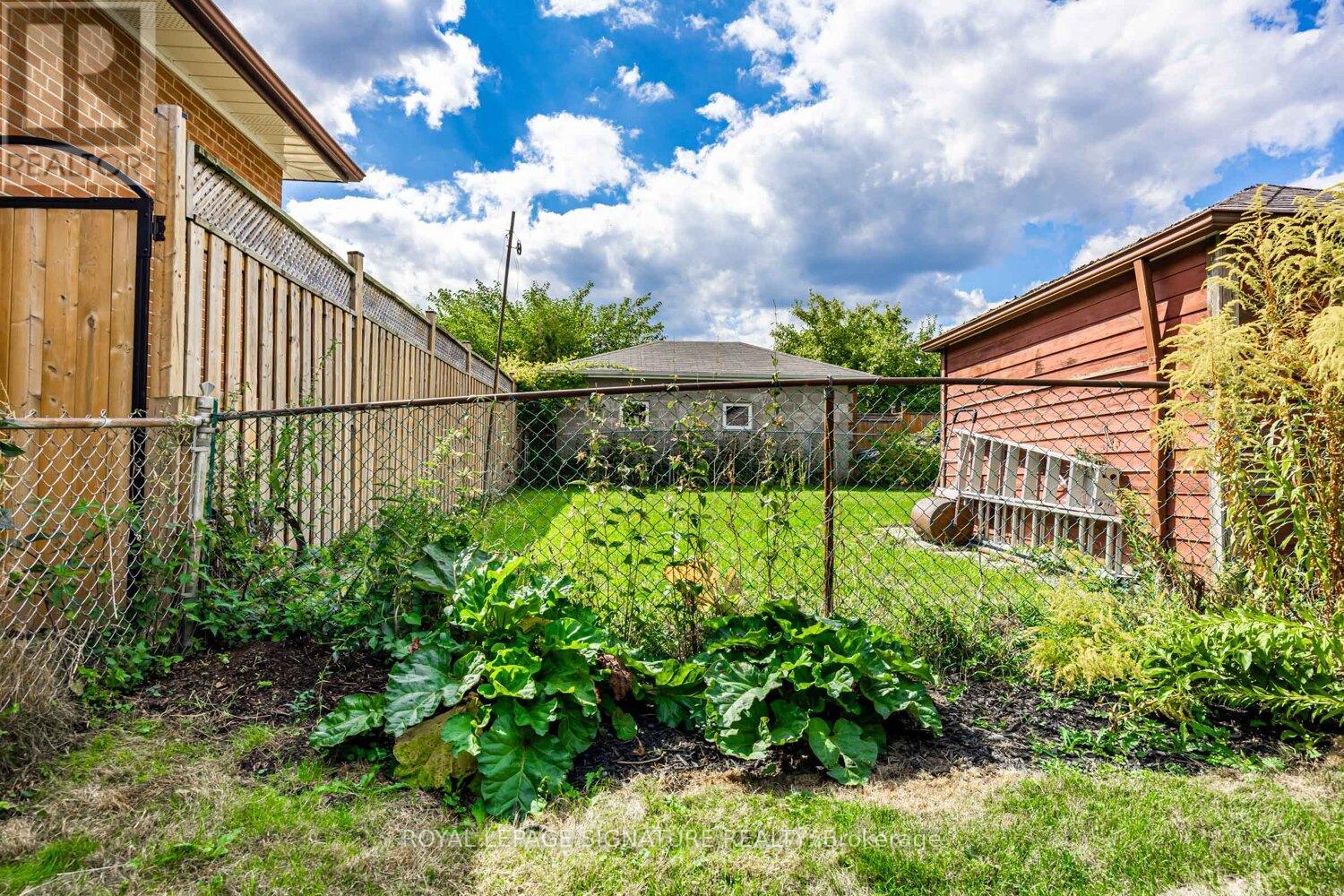 19 Brian Avenue, Toronto, Ontario  M1R 3J1 - Photo 30 - E12405764