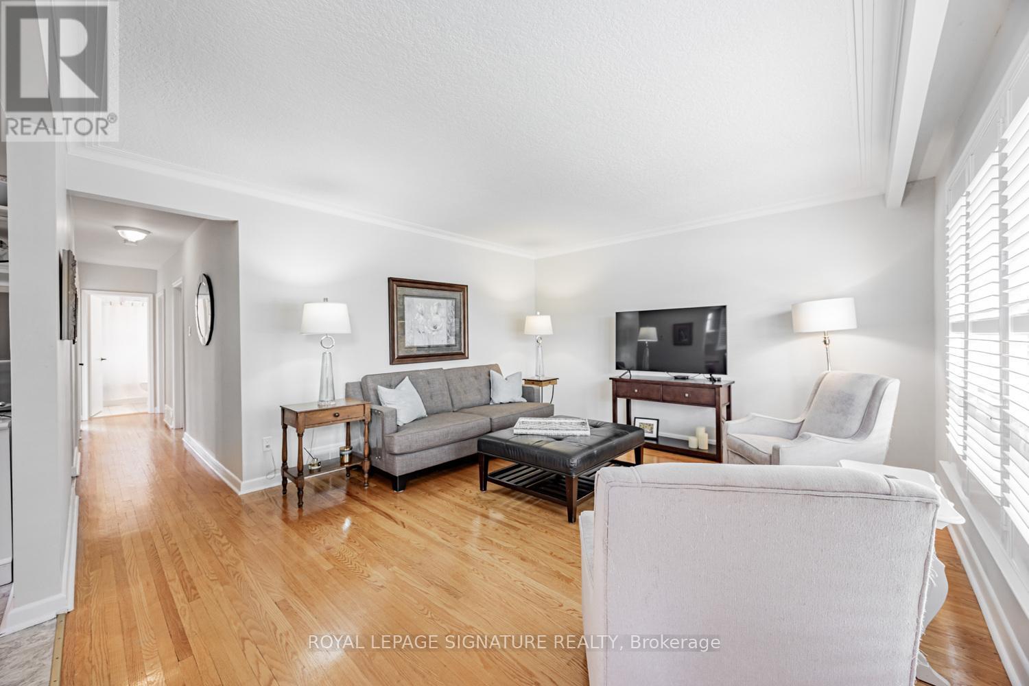 19 Brian Avenue, Toronto, Ontario  M1R 3J1 - Photo 4 - E12405764