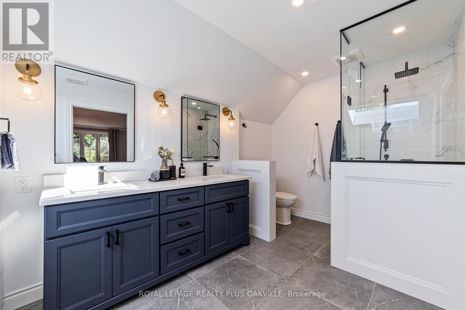 1368 Monks Passage, Oakville, Ontario  L6M 1J5 - Photo 27 - W12401205