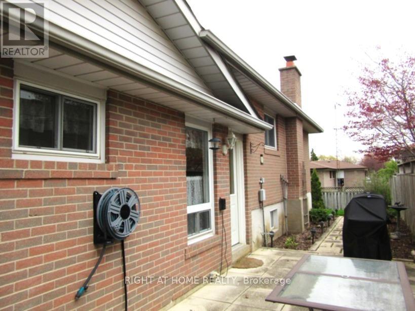 21 Willis Drive, Brampton, Ontario  L6W 1A8 - Photo 31 - W12403556