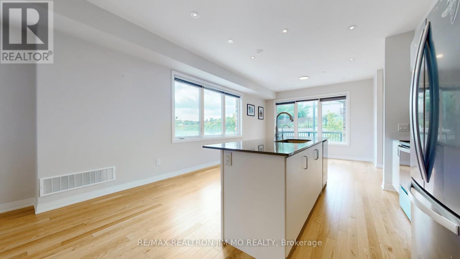 16 - 50 Baynes Way, Bradford West Gwillimbury, Ontario  L3Z 4M4 - Photo 16 - N12405770