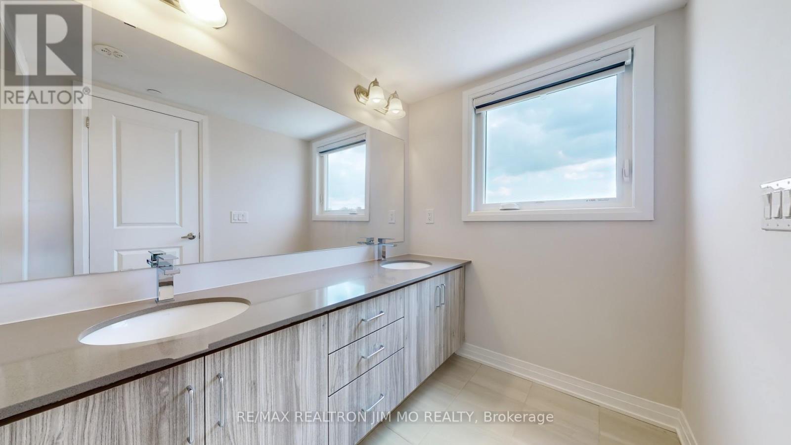 16 - 50 Baynes Way, Bradford West Gwillimbury, Ontario  L3Z 4M4 - Photo 27 - N12405770