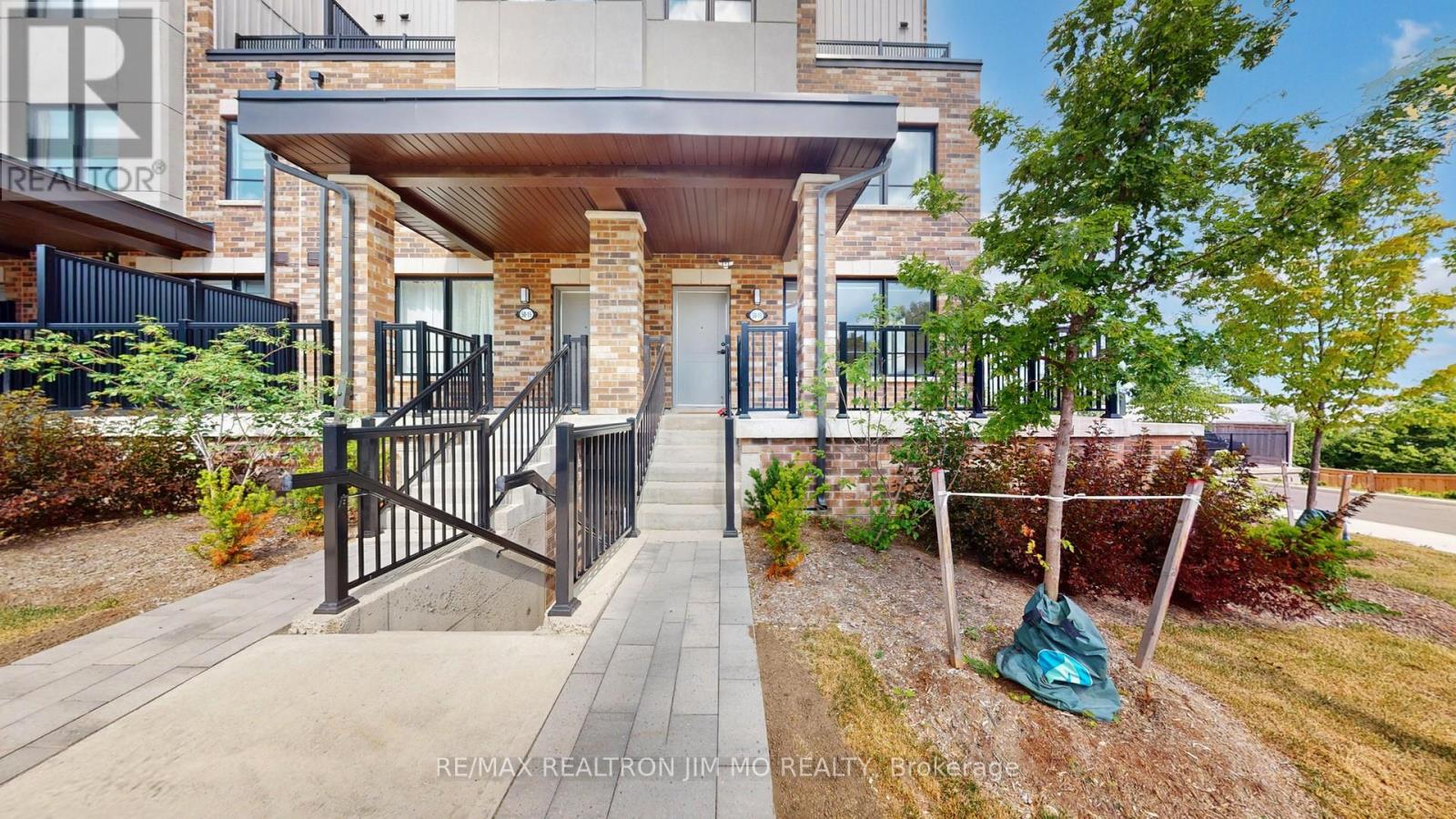 16 - 50 Baynes Way, Bradford West Gwillimbury, Ontario  L3Z 4M4 - Photo 4 - N12405770