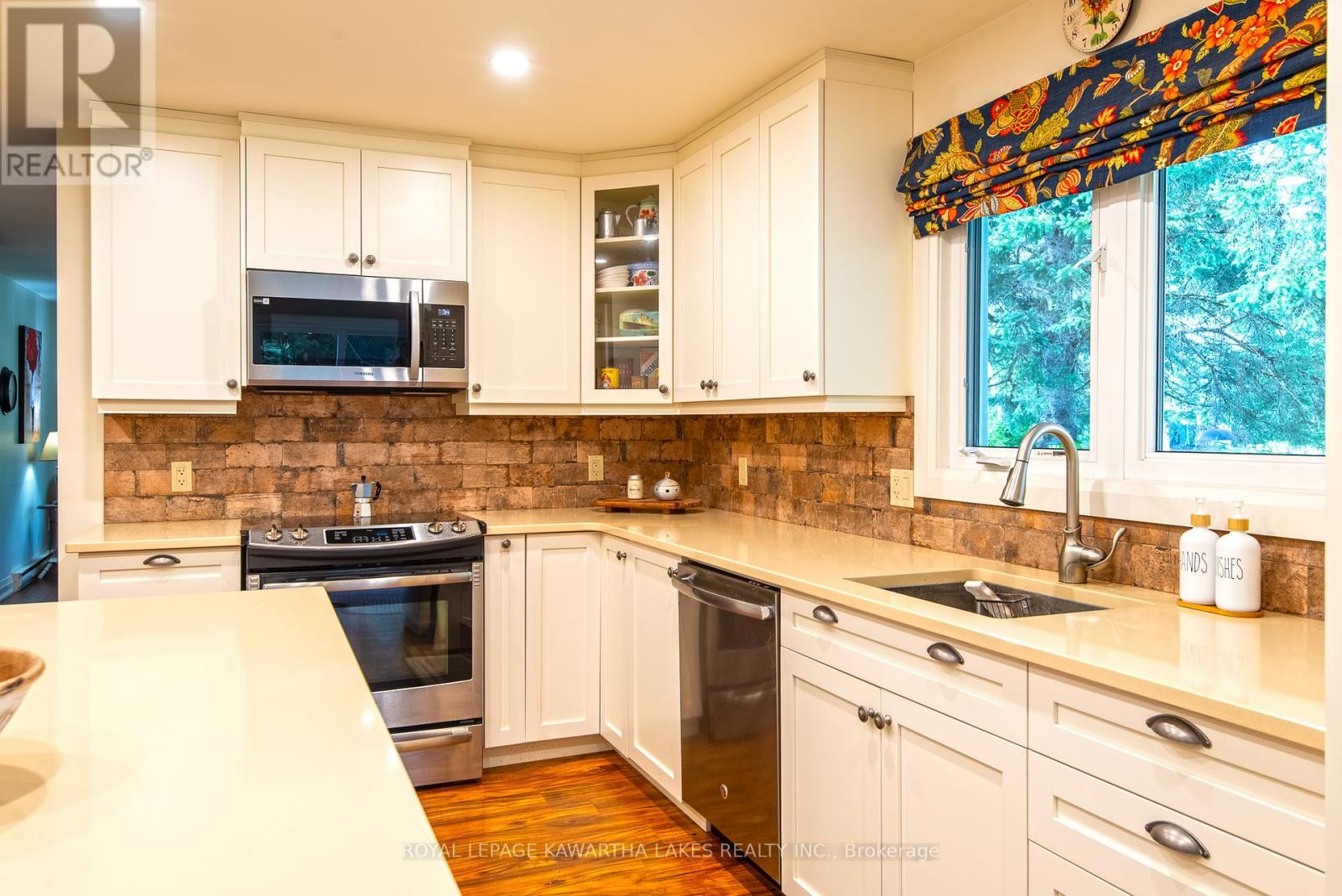 78 Riverbank Road, Kawartha Lakes, Ontario  K0M 1N0 - Photo 11 - X12405817