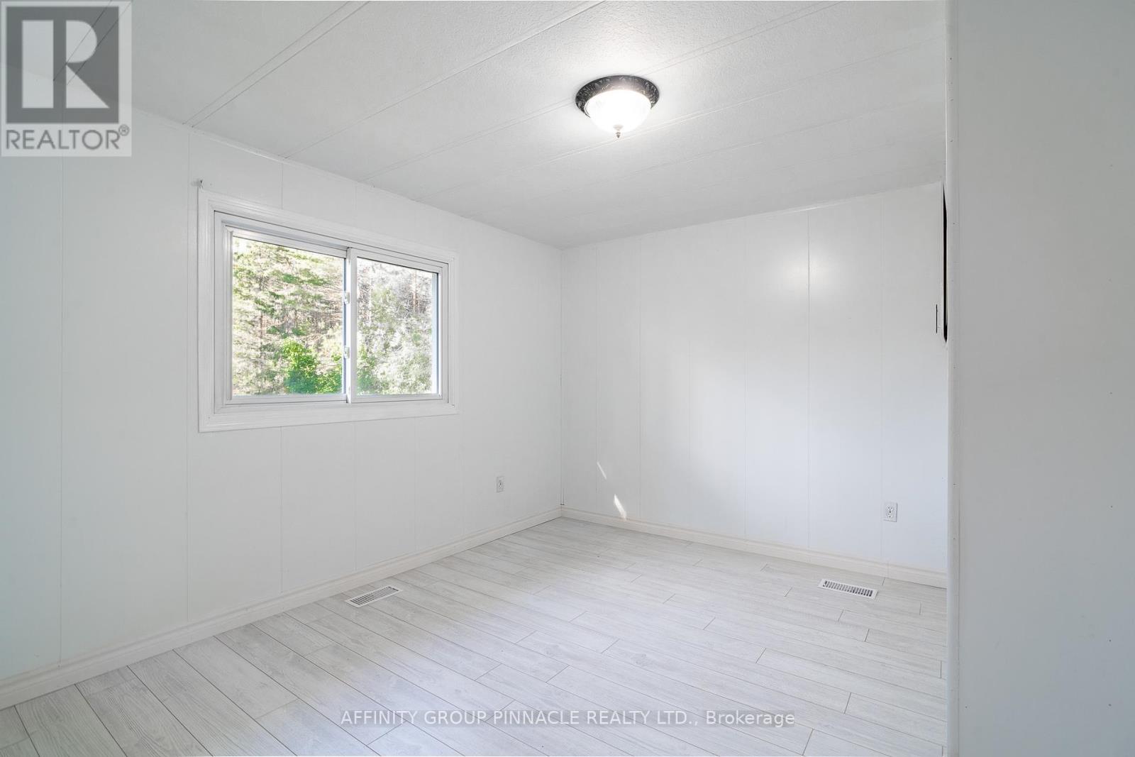 16 Sticky Lane, Kawartha Lakes, Ontario  K0M 1K0 - Photo 11 - X12405831