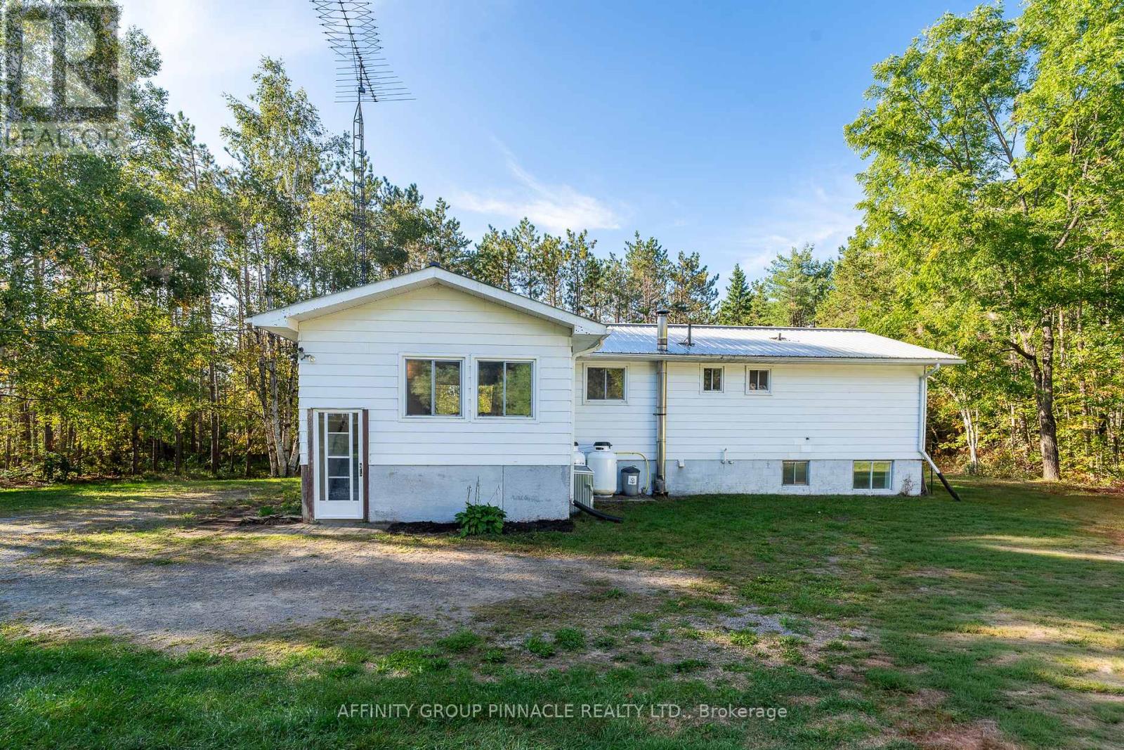16 Sticky Lane, Kawartha Lakes, Ontario  K0M 1K0 - Photo 5 - X12405831