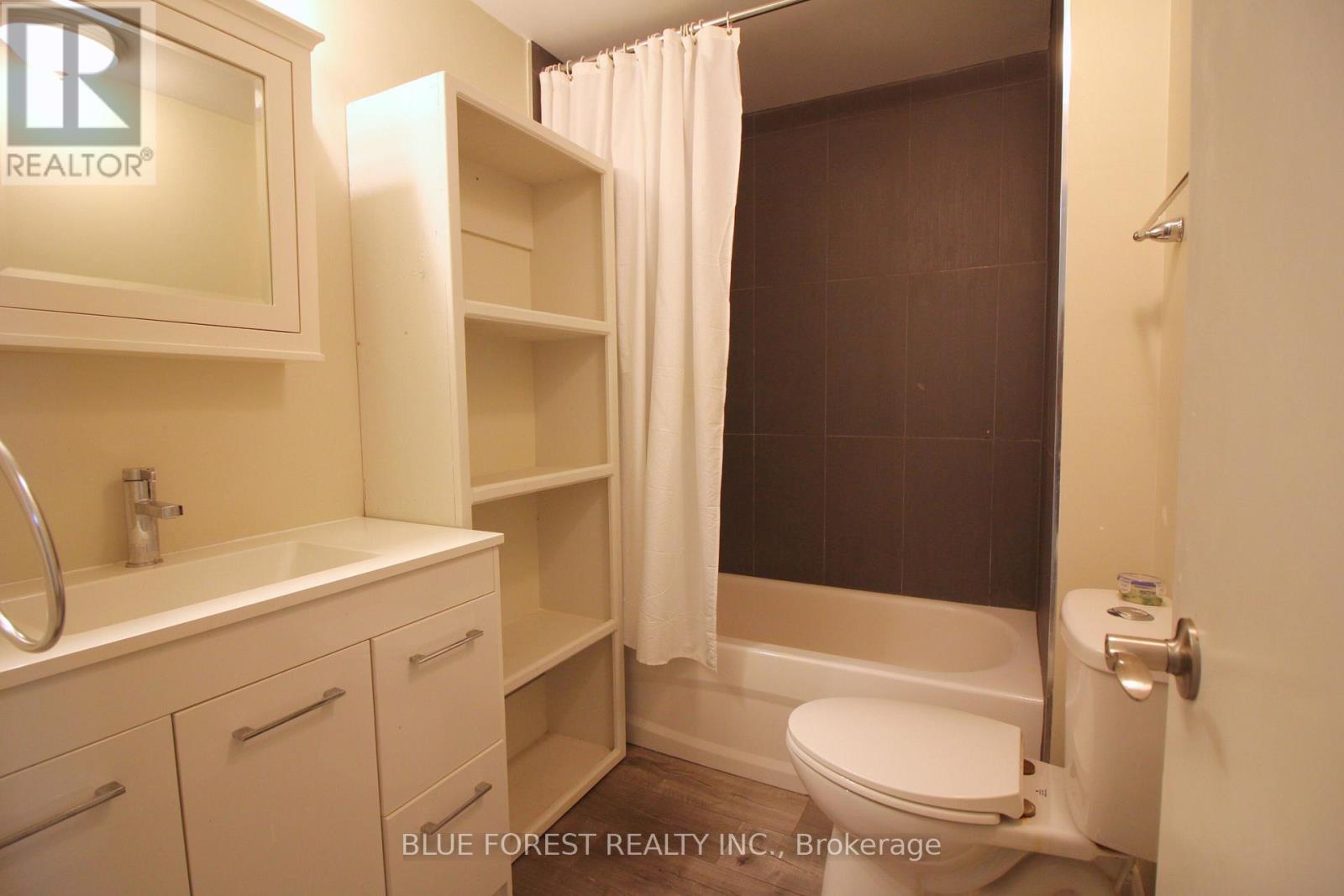 1678 Attawandaron Road, London North (North F), Ontario  N6G 3M8 - Photo 13 - X12405801