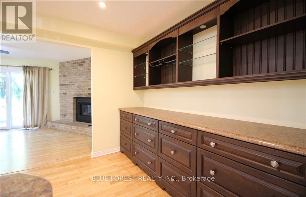 1678 Attawandaron Road, London North (North F), Ontario  N6G 3M8 - Photo 5 - X12405801