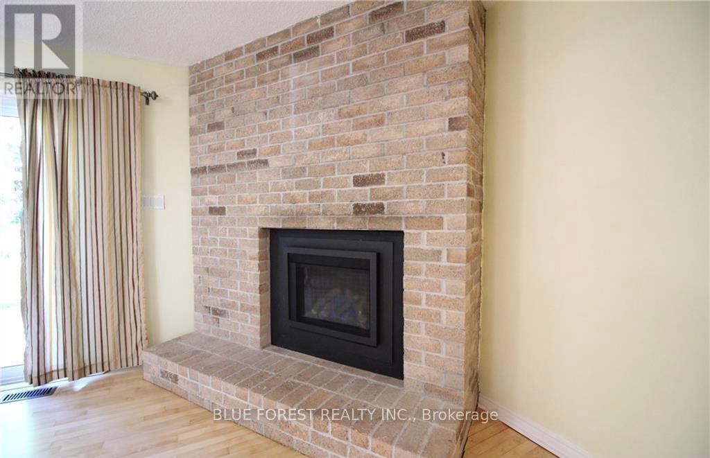 1678 Attawandaron Road, London North (North F), Ontario  N6G 3M8 - Photo 7 - X12405801