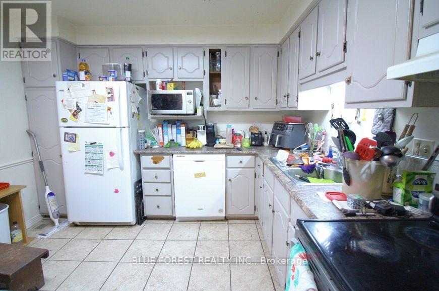 2039 Aldersbrook Road, London North, Ontario  N6G 3N2 - Photo 4 - X12405830