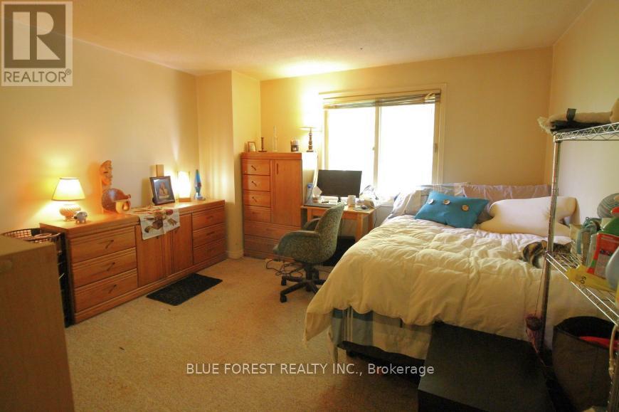 2039 Aldersbrook Road, London North, Ontario  N6G 3N2 - Photo 5 - X12405830