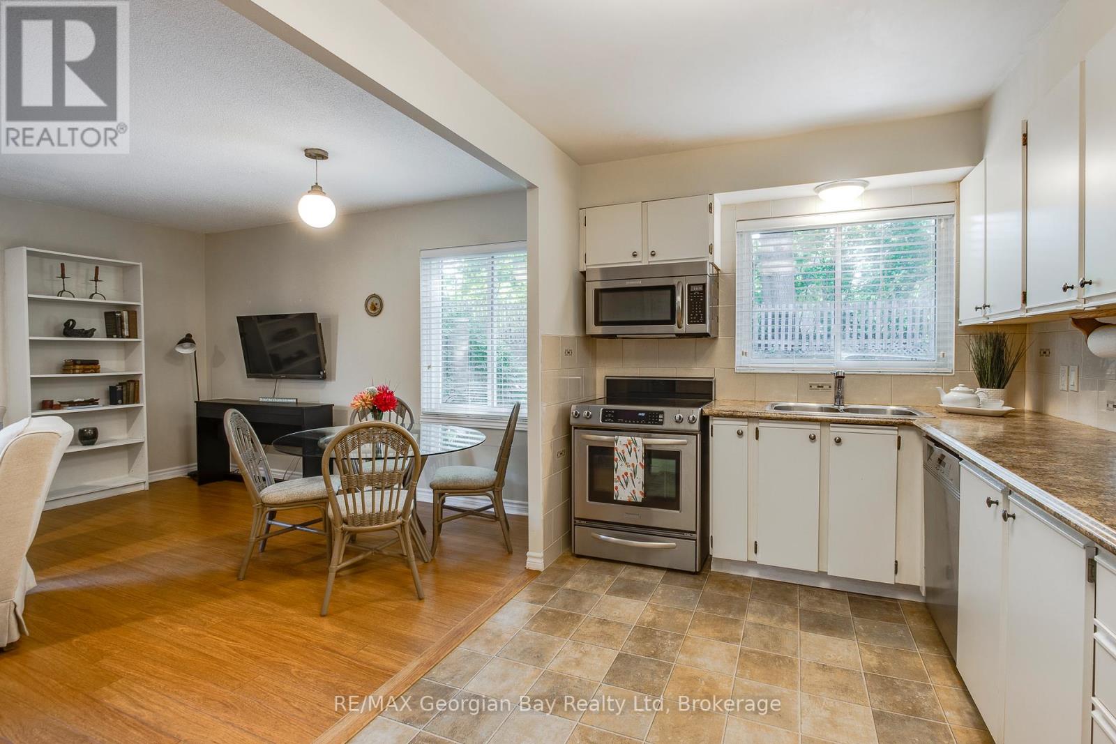 48 - 696 King Street, Midland, Ontario  L4R 5B6 - Photo 11 - S12405836