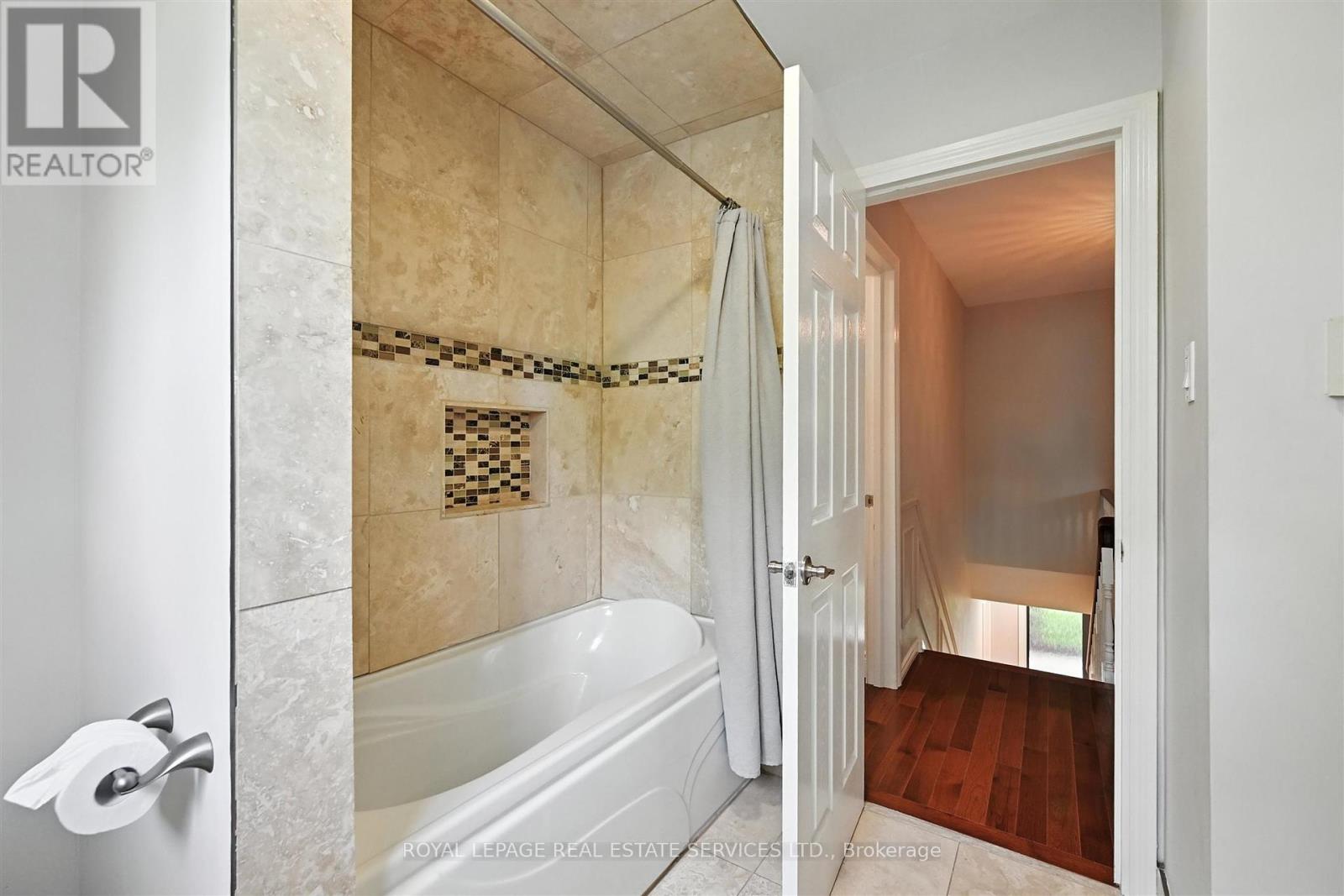 4240 Dunvegan Road, Burlington, Ontario  L7L 1P8 - Photo 39 - W12394946