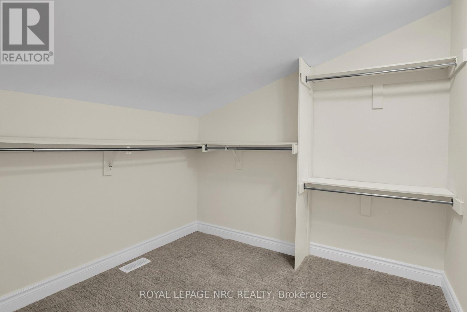 56 Queens Circle, Fort Erie, Ontario  L0S 1B0 - Photo 25 - X12405818
