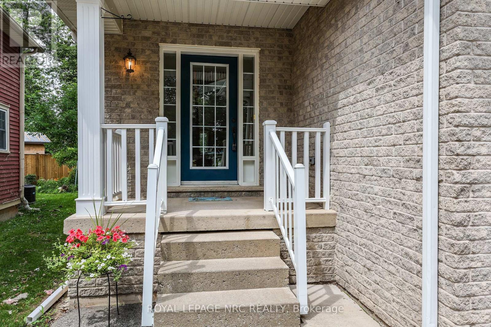 56 Queens Circle, Fort Erie, Ontario  L0S 1B0 - Photo 3 - X12405818
