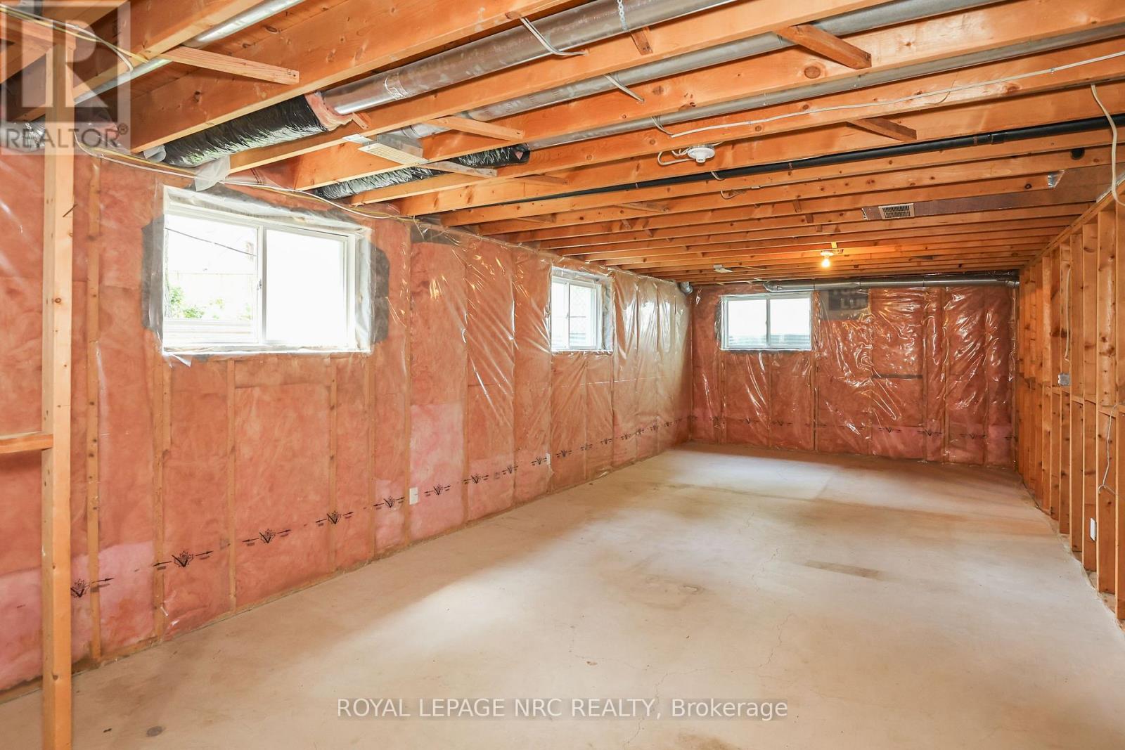 56 Queens Circle, Fort Erie, Ontario  L0S 1B0 - Photo 32 - X12405818