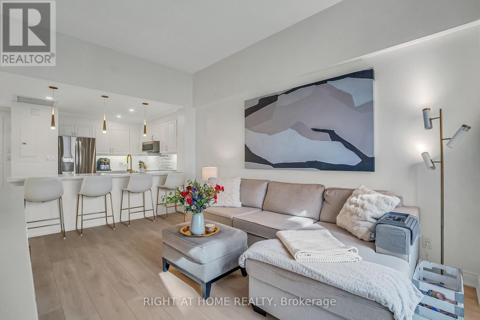 205 - 4198 Dundas Street W, Toronto (Edenbridge-Humber Valley), Ontario  M8X 1Y6 - Photo 11 - W12405766