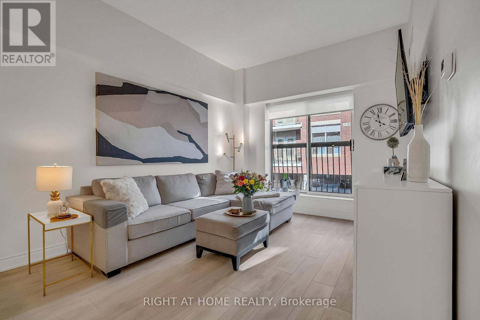 205 - 4198 Dundas Street W, Toronto (Edenbridge-Humber Valley), Ontario  M8X 1Y6 - Photo 8 - W12405766