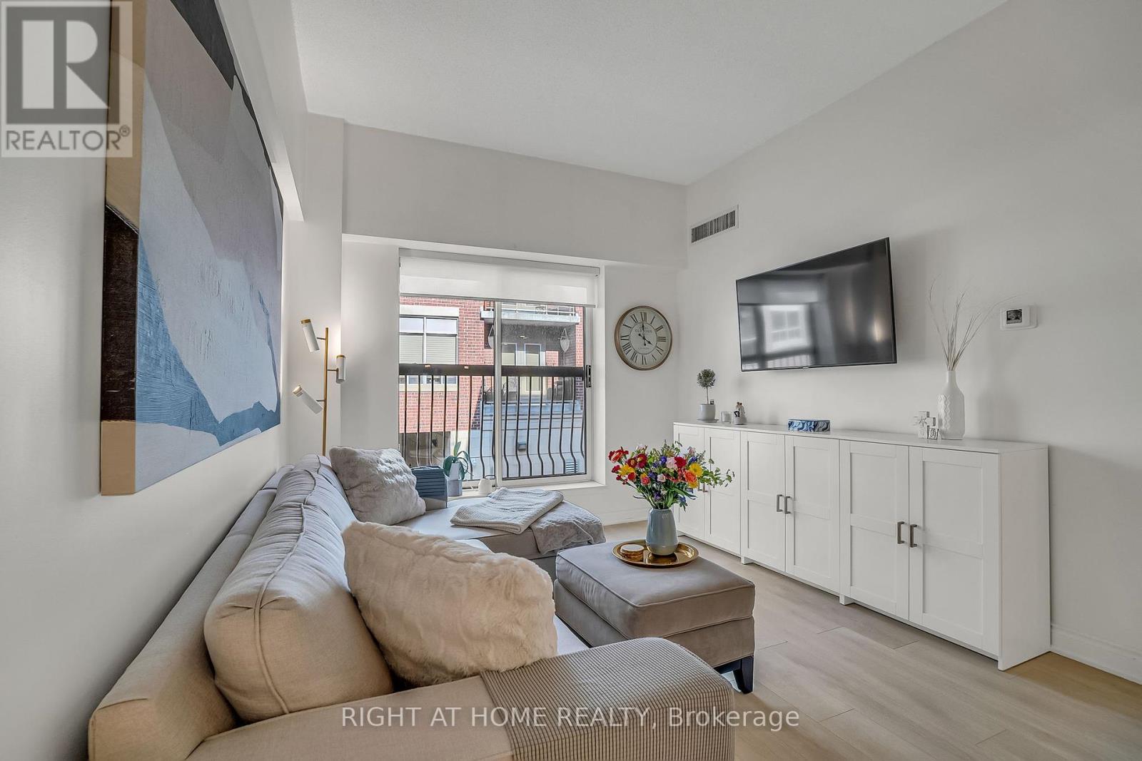 205 - 4198 Dundas Street W, Toronto (Edenbridge-Humber Valley), Ontario  M8X 1Y6 - Photo 9 - W12405766