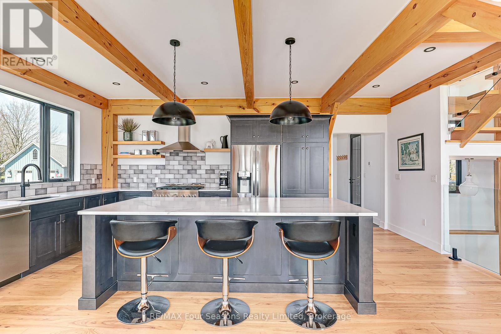 113 Slabtown Road W, Blue Mountains, Ontario  N0H 1J0 - Photo 10 - X12405776