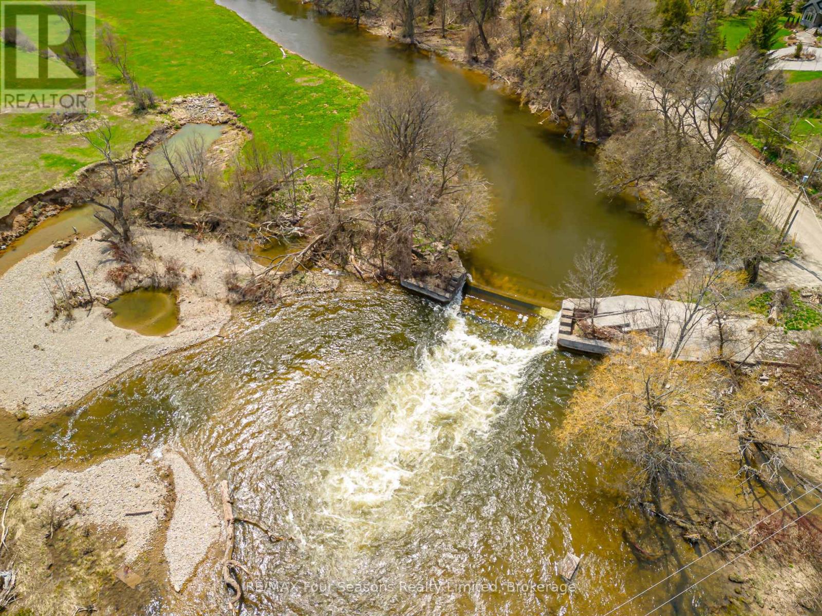 113 Slabtown Road W, Blue Mountains, Ontario  N0H 1J0 - Photo 41 - X12405776