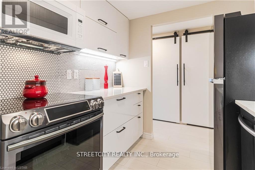 1207 - 155 Kent Street, London East, Ontario  N6A 5N7 - Photo 11 - X12404781