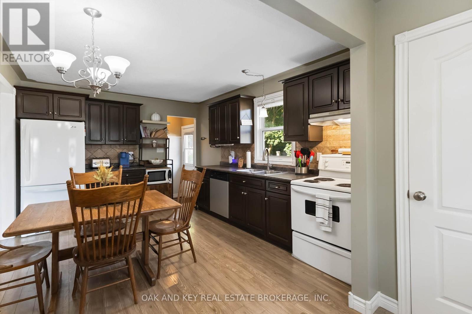 8 Grace Court, Aylmer, Ontario  N5H 3G6 - Photo 11 - X12405526