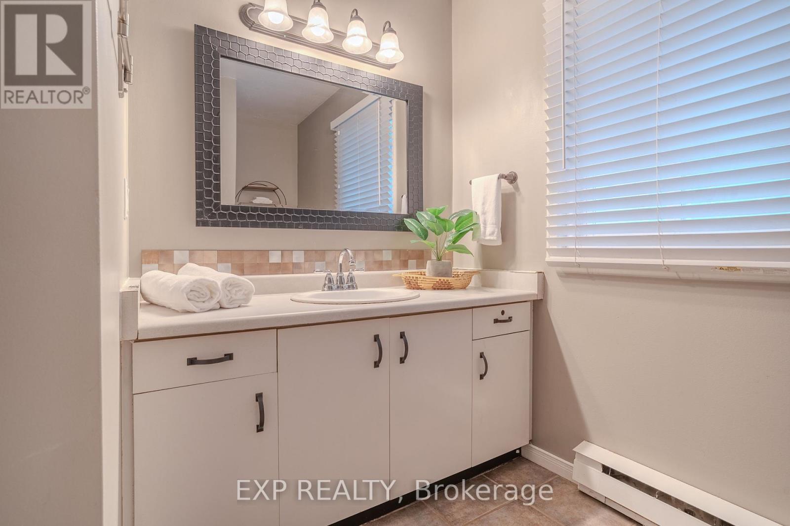 8 - 38 Elma Street, St. Catharines, Ontario  L2N 6Z3 - Photo 16 - X12373326