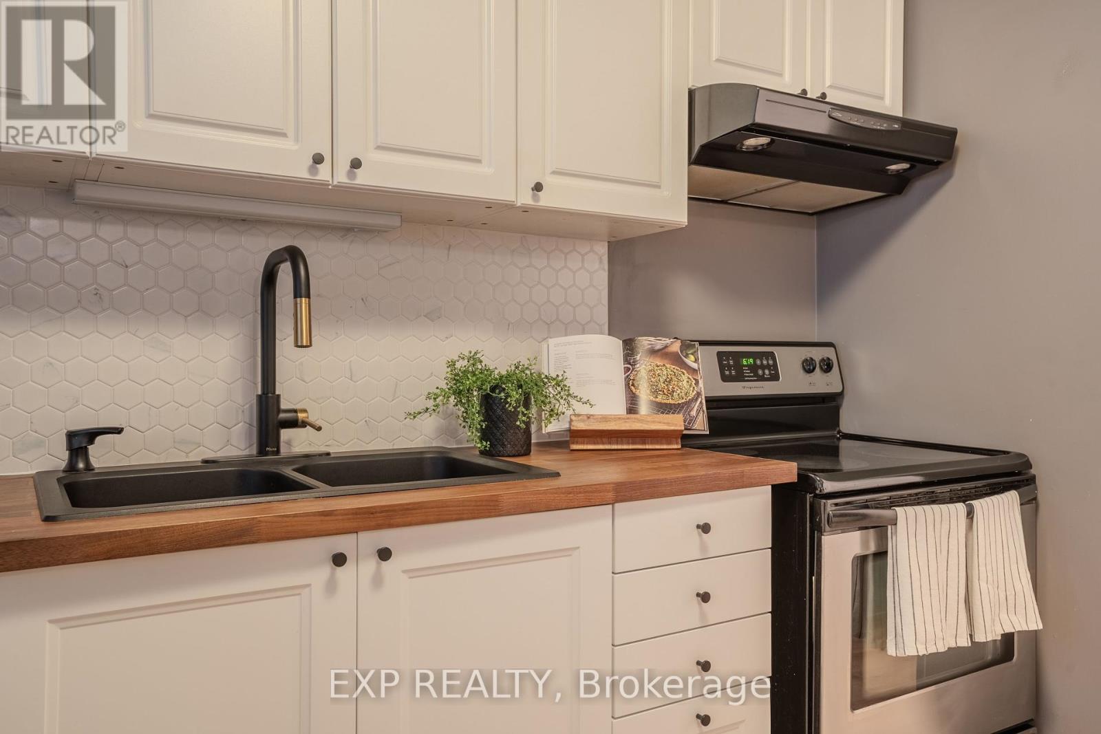 8 - 38 Elma Street, St. Catharines, Ontario  L2N 6Z3 - Photo 4 - X12373326