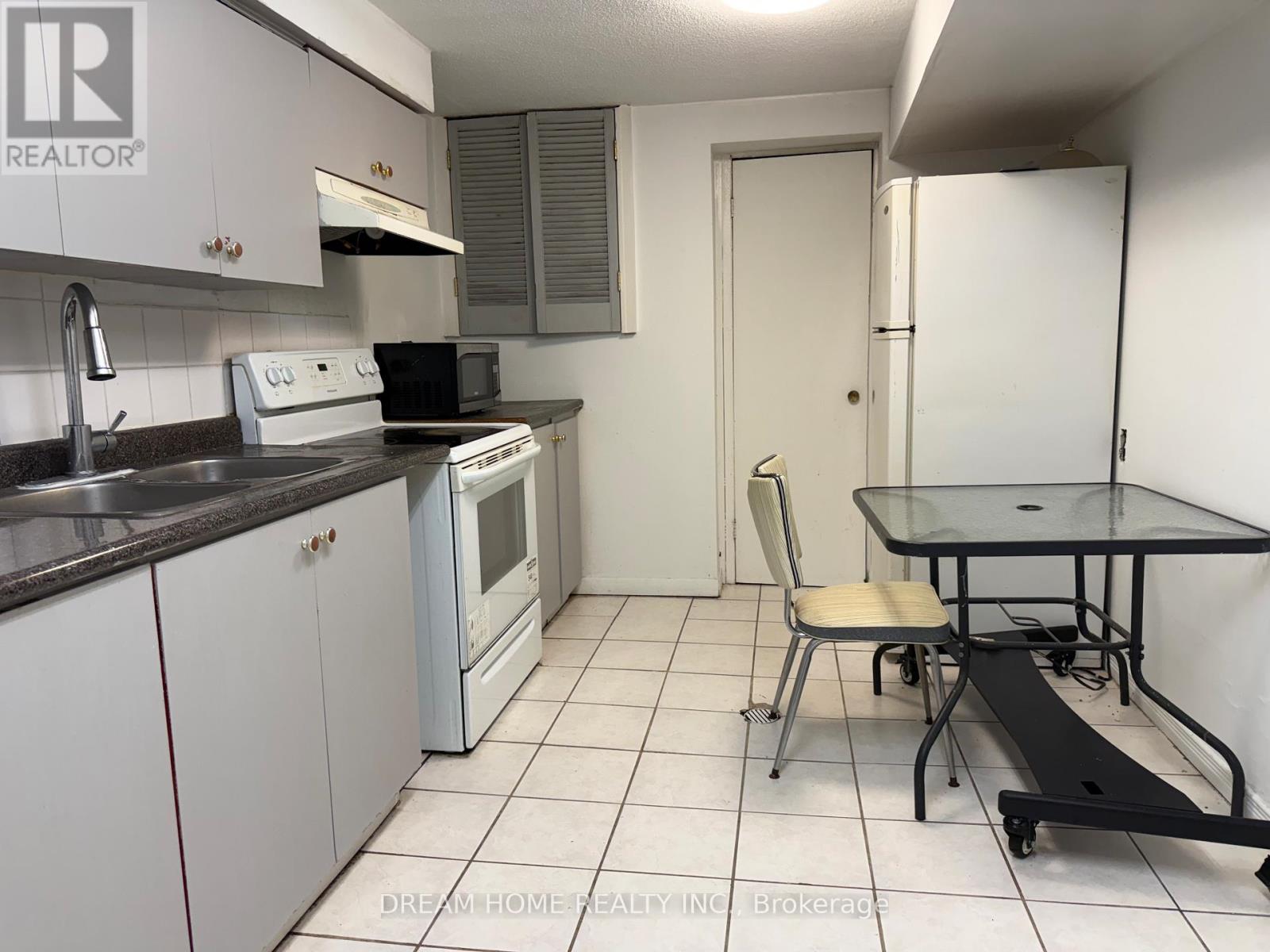 28 Conlins Road, Toronto, Ontario  M1C 1C3 - Photo 11 - E12405799